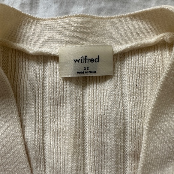 Aritzia wilfred plunge front cardigan - Picture 4 of 6